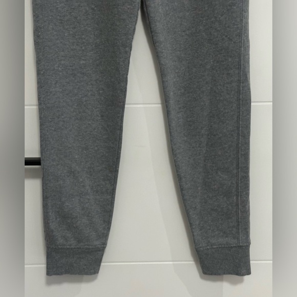 ⭐️Like New⭐️ Old Navy: Men’s Joggers with Drawstring- Size Small - Picture 4 of 9